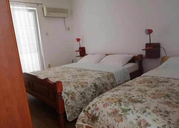 With A Parking Space - 19732