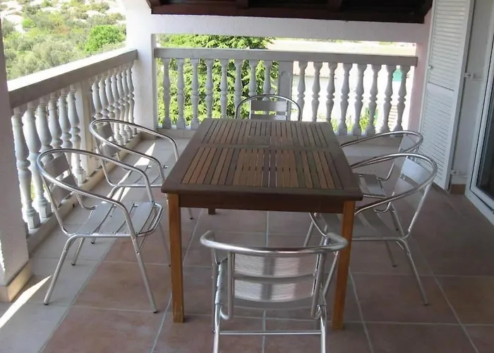 With A Parking Space - 19732 *