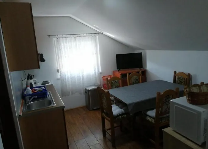 Apartament With A Parking Space - 19732 Murter